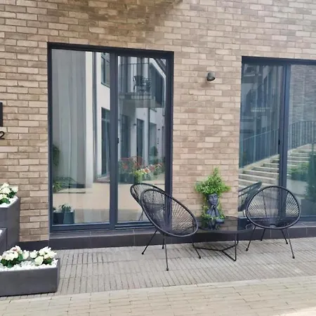 W-terrace & Garage Prk, Netflix, Ng Charm In Old Town Vilnius