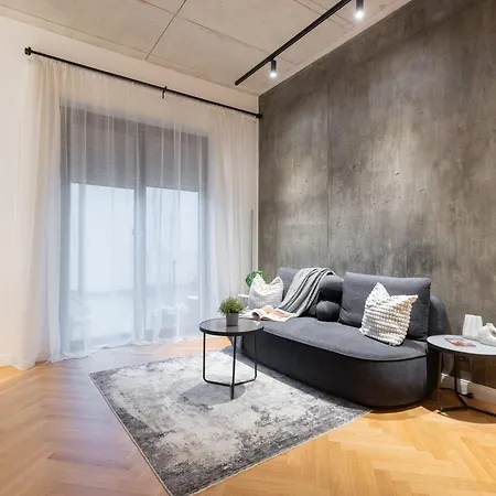W-terrace & Garage Prk, Netflix, Ng Charm In Old Town *
