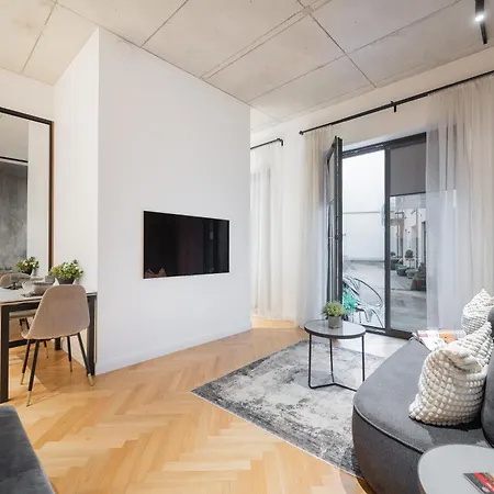 W-terrace & Garage Prk, Netflix, Ng Charm In Old Town * Vilnius