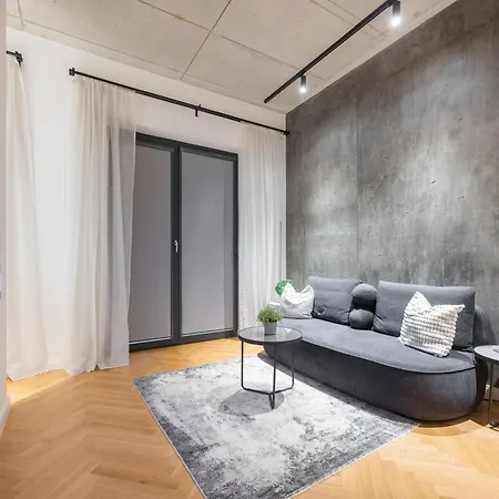 W-terrace & Garage Prk, Netflix, Ng Charm In Old Town *