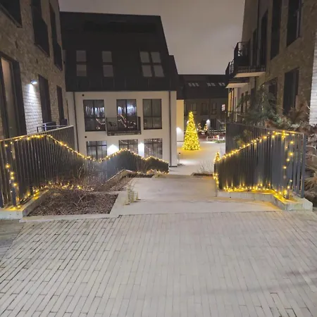 W-terrace & Garage Prk, Netflix, Ng Charm In Old Town *
